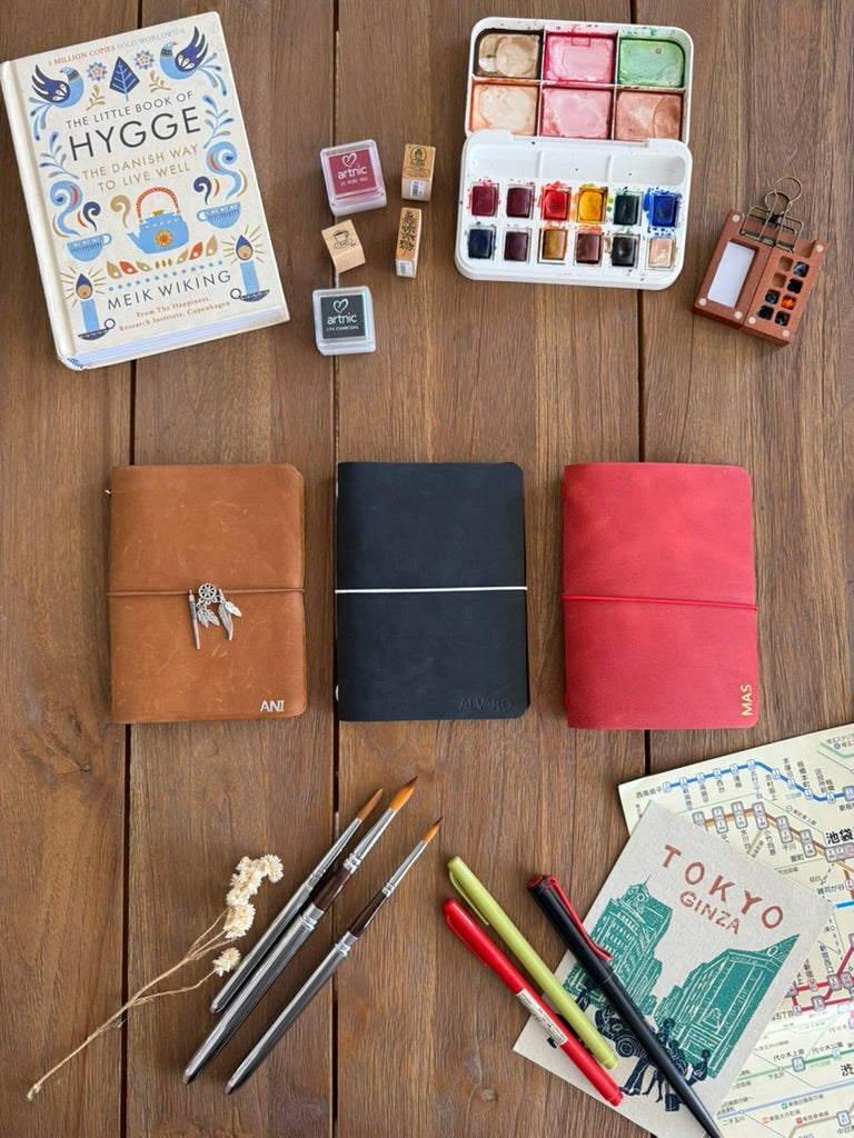 journals tamaño pocket, colores camel, negro y rojo para pintar acuarela y escritura de viaje